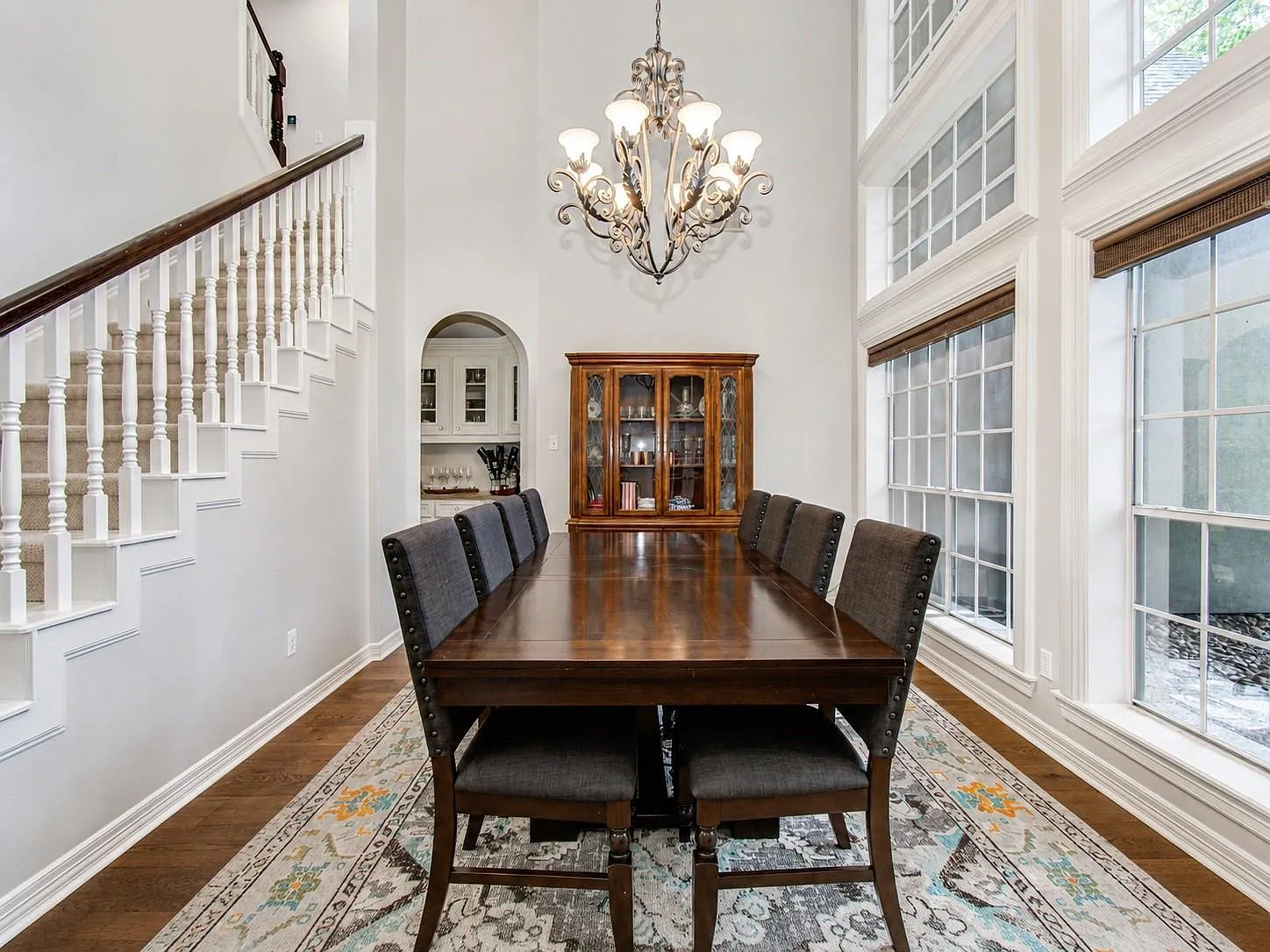 5 bed, 3.5 bath, 3886 sqft, $5,000 — Photo 4