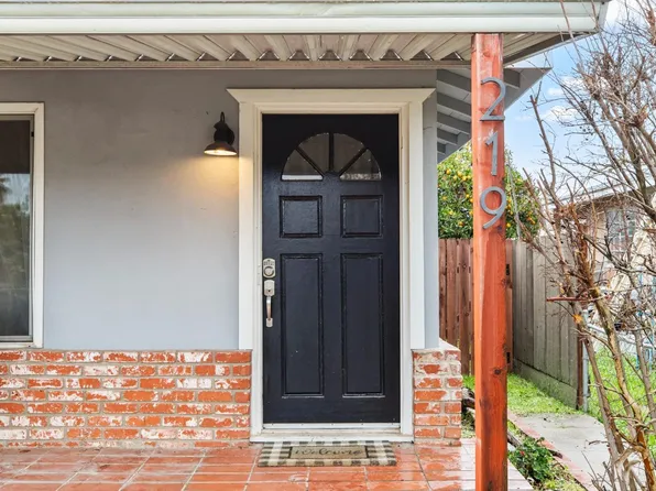 219 West Ave, Oakdale, CA 95361