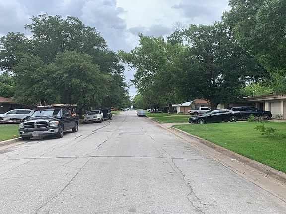 4th image of 6913 Robinhood Ln