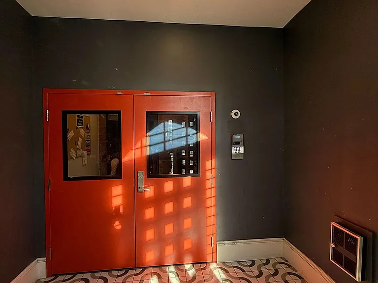 Heyse Apartments — Photo 13