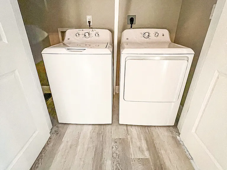 902 Howard Ave #9 — Photo 9