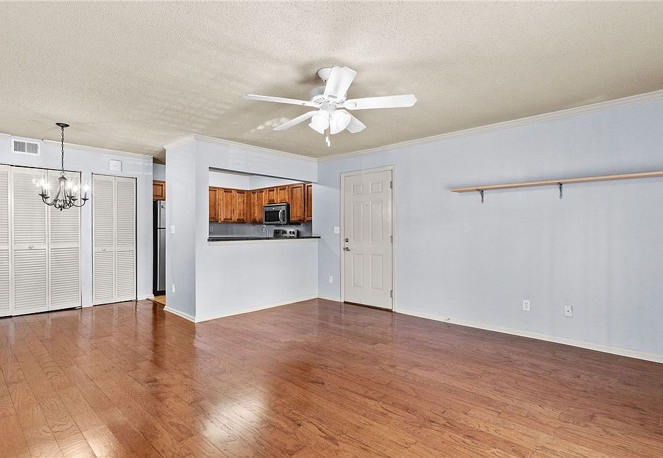 1st image of 120 15th St E APT 912