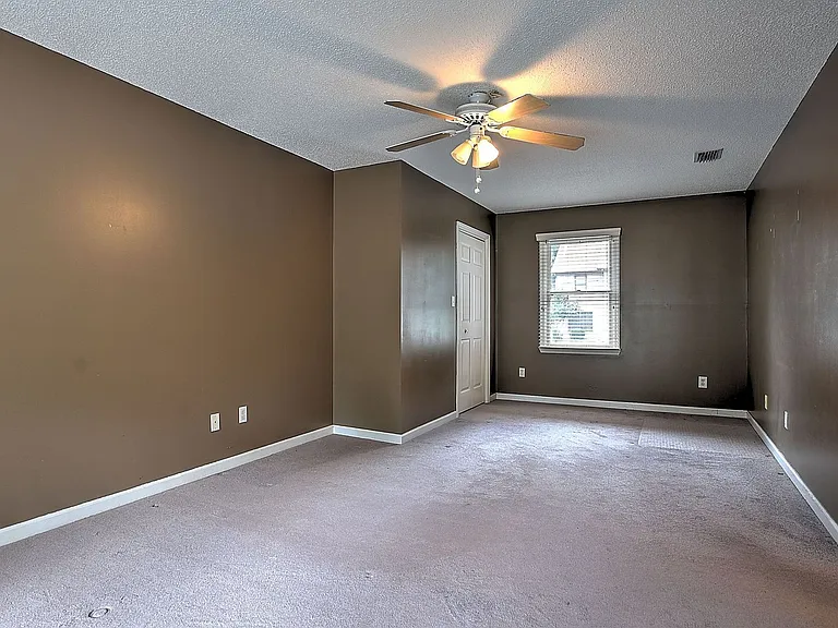 206 Windridge Colony — Photo 8