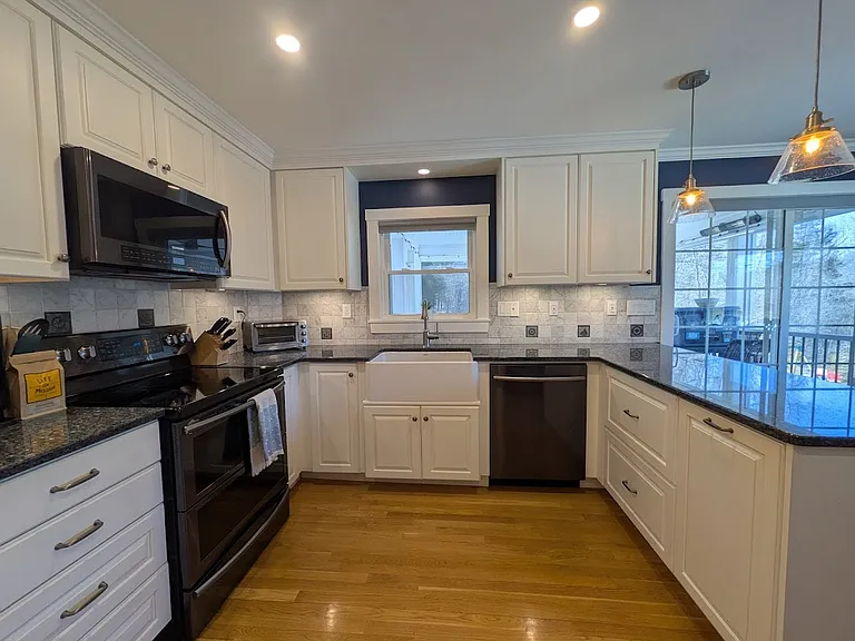 925 Portsmouth Ave — Photo 8