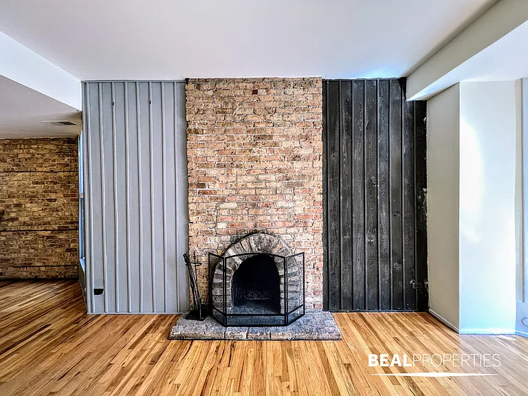 600-06 W Surf St — Photo 25