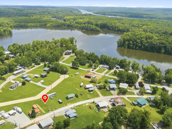 860 Willow Oaks Dr, Decaturville, TN 38329