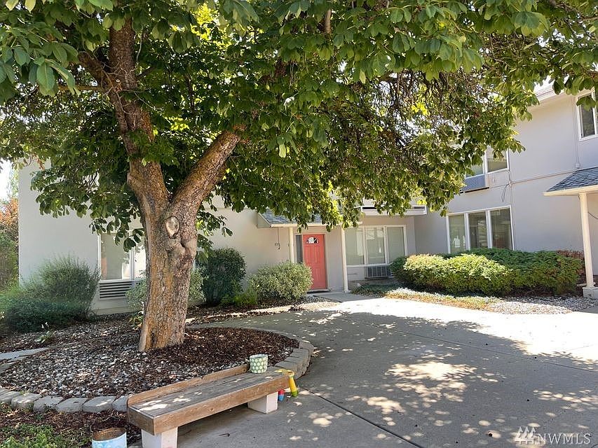 1st image of 140 Lavender Ct #34