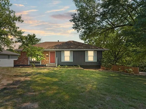 411 SW Sunset Dr, Lees Summit, MO 64081