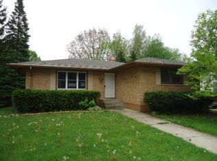 105 S Edison Ave, Elgin, IL 60123