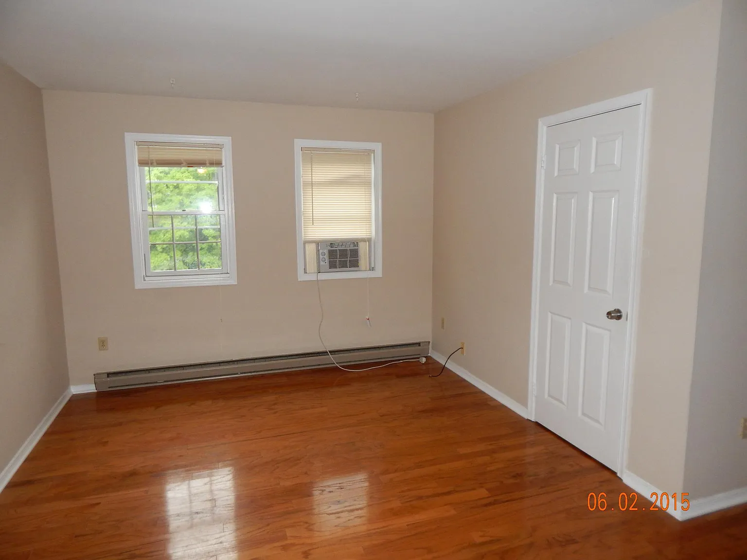 99 S Lake Ave — Photo 3