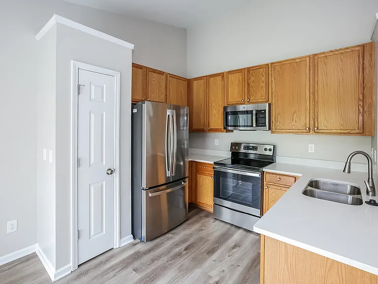 5225 Hildreth Ct — Photo 9