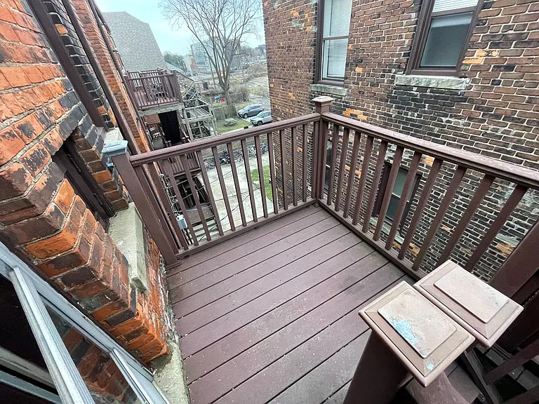 506 Kirby St E — Photo 19