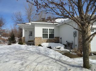 7570 4th Street Ln N, Oakdale, MN 55128