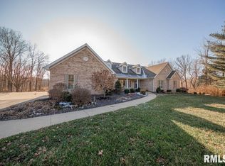 16249 N Hawthorne Ln, Mount Vernon, IL 62864