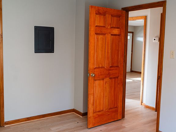 5th image of 2523 Cedar Ln #10572273