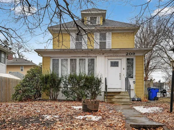 209 Kingsley Ave, Waterloo, IA 50701