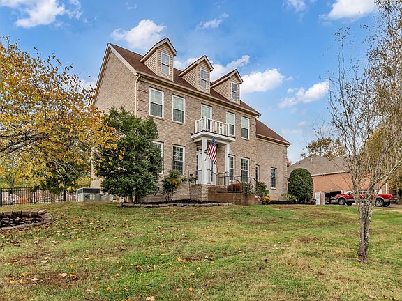 5th image of 1017 Kellyn Ln