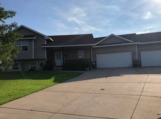 23523 Eagle Ct, Hampton, MN 55031