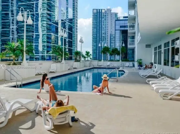 1200 Brickell Bay Dr, Miami, FL