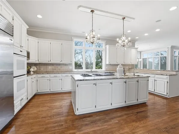 11700 W Harmony Ln, Olathe, KS 66062