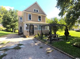 1312 3rd St, Moline, IL 61265