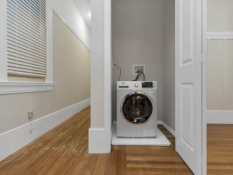 1560 Sacramento St — Photo 28