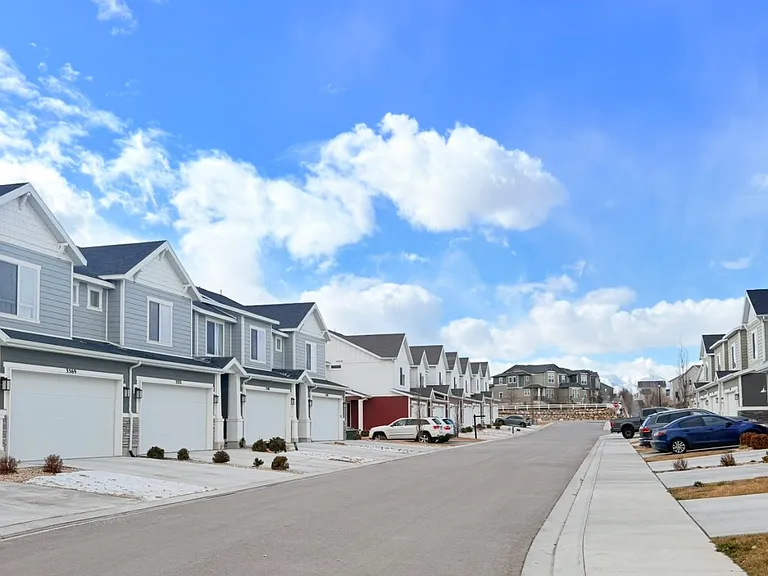 3587 W Grassland Dr #1 — Photo 3