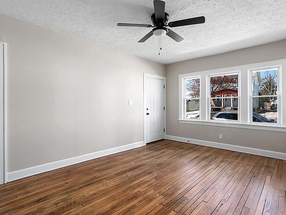 3rd image of 9715 Loretta Ave #9