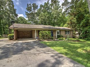 138 N Lovingood Ave, Walhalla, SC 29691