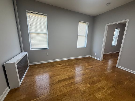 3rd image of 146-150 Manhattan Ave #4A
