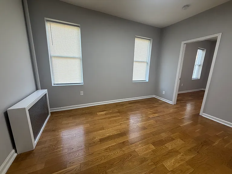 146-150 Manhattan Ave #4A — Photo 3