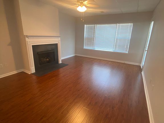 2nd image of 1015 Holly Dr APT 705