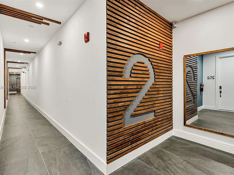 2100 Miami Rd #202 — Photo 4