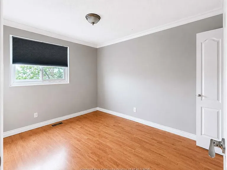 46 Indiana Pl — Photo 8