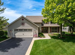 201 Tulip Cir, Island Lake, IL 60042
