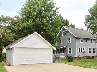 301 3rd St, Victor, IA 52347