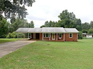 109 Chippawa Dr, Dallas, NC 28034