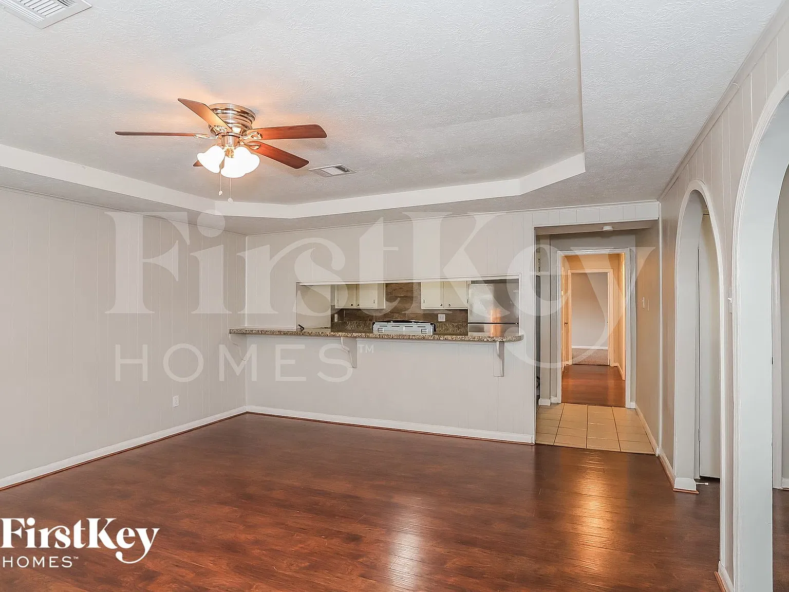 3 bed, 2.0 bath, 1405 sqft, $1,850 — Photo 2