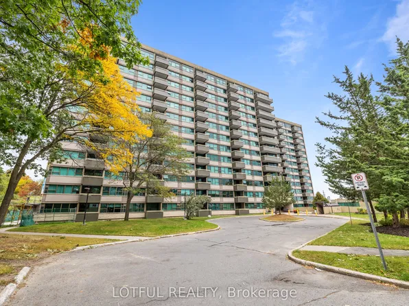 555 Brittany Dr #104, Ottawa, ON K1K 4C5