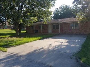 405 S Valcik Dr, Decatur, TX 76234