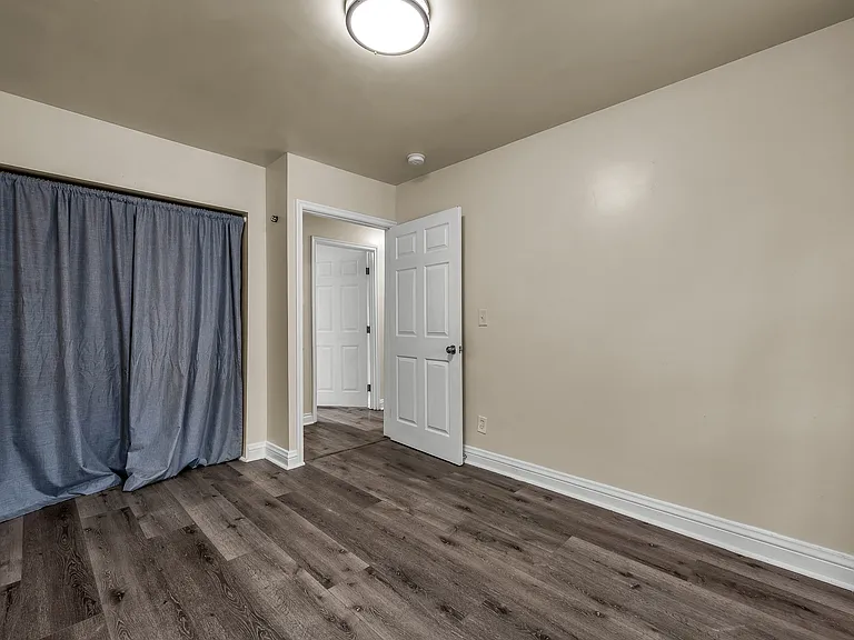 153 E 61st St #1 — Photo 7