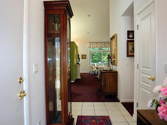3rd image of 27 Augustine Ct #27