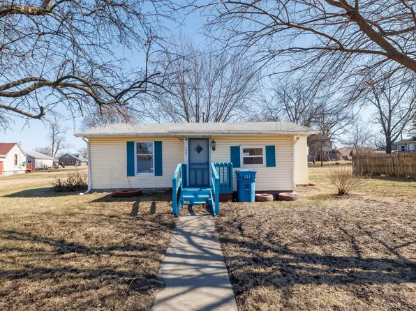 107 N Walker St, Morocco, IN 47963