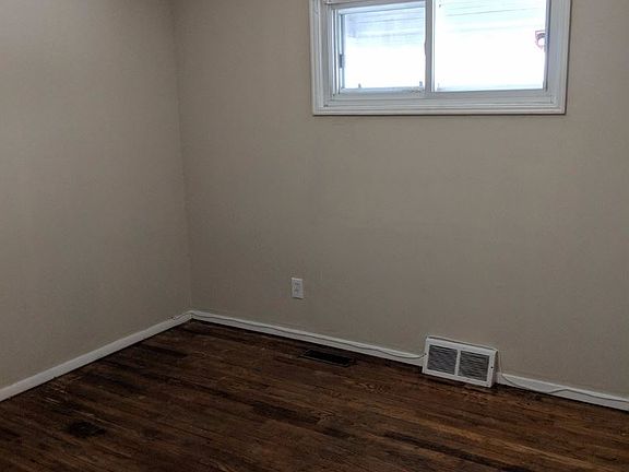 4th image of 4720 W 146th St
