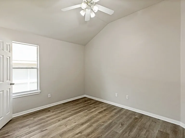111 Copperwood Loop — Photo 12