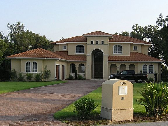 2nd image of 104 Northcliffe Dr