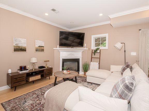 3rd image of 18-20 Knowlton St #3