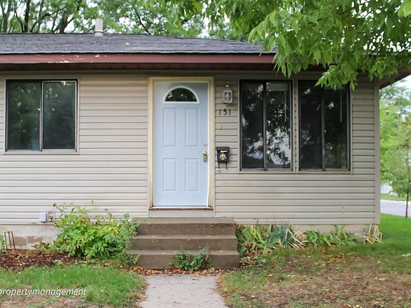 3rd image of 151 19th Ave N