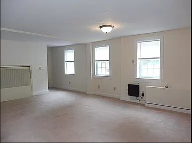 4th image of 317 Blossom St