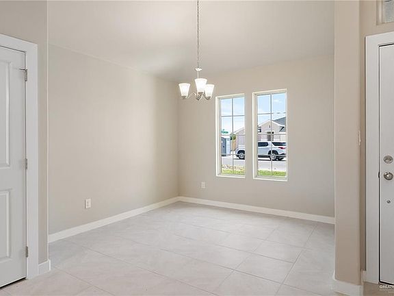 5th image of 4808 Oleander Ave